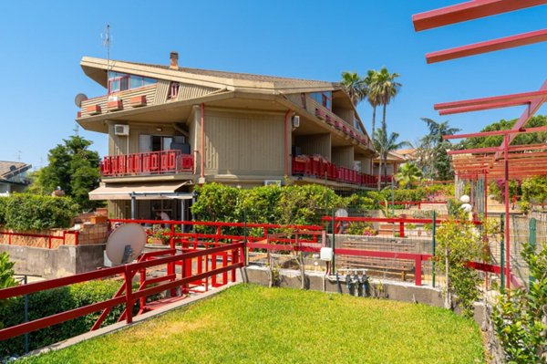 casa indipendente in vendita a Sant'Agata li Battiati