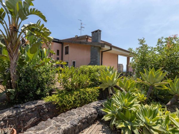 casa indipendente in vendita a Sant'Agata li Battiati