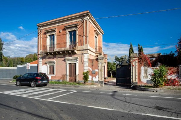 casa indipendente in vendita a Sant'Agata li Battiati