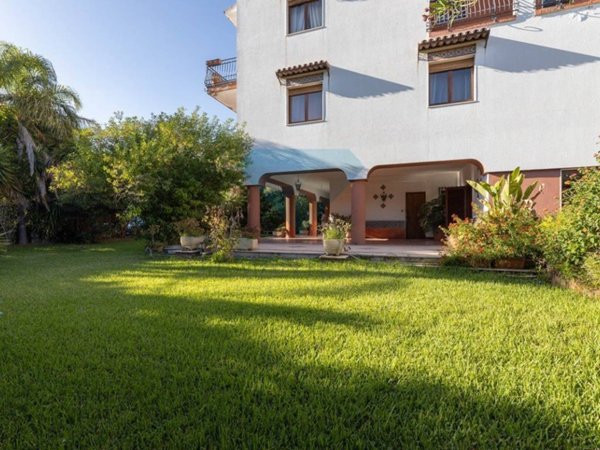 casa indipendente in vendita a Sant'Agata li Battiati