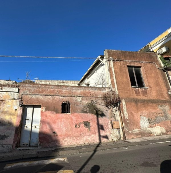 casa indipendente in vendita a Sant'Agata li Battiati