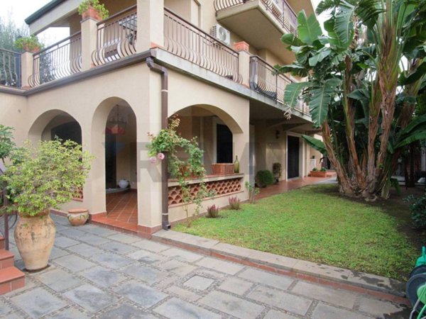 casa indipendente in vendita a Sant'Agata li Battiati
