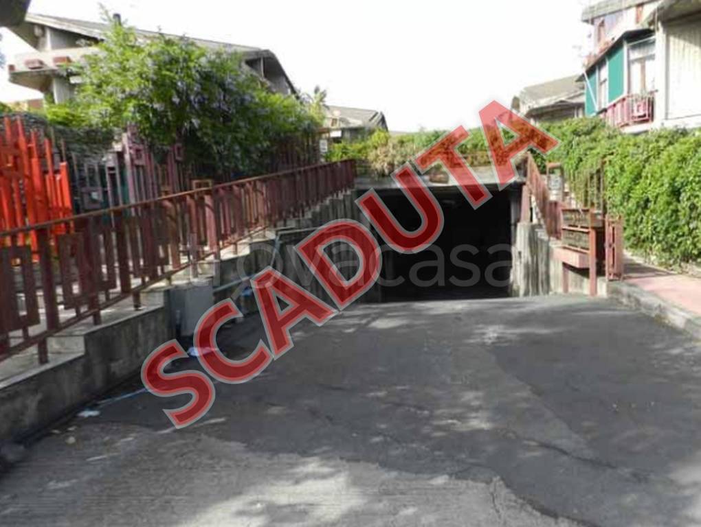 locale commerciale in vendita a Sant'Agata li Battiati