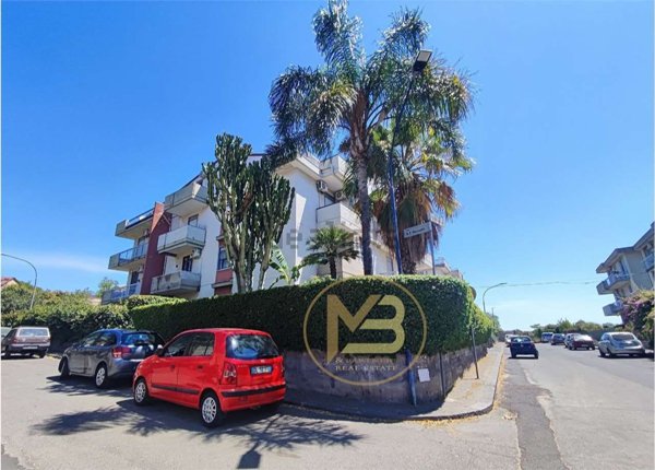 ufficio in vendita a Sant'Agata li Battiati