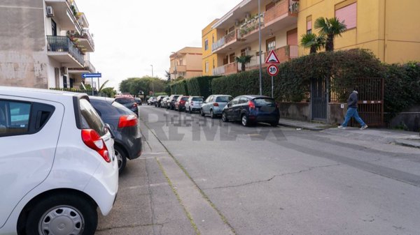 locale commerciale in vendita a Sant'Agata li Battiati