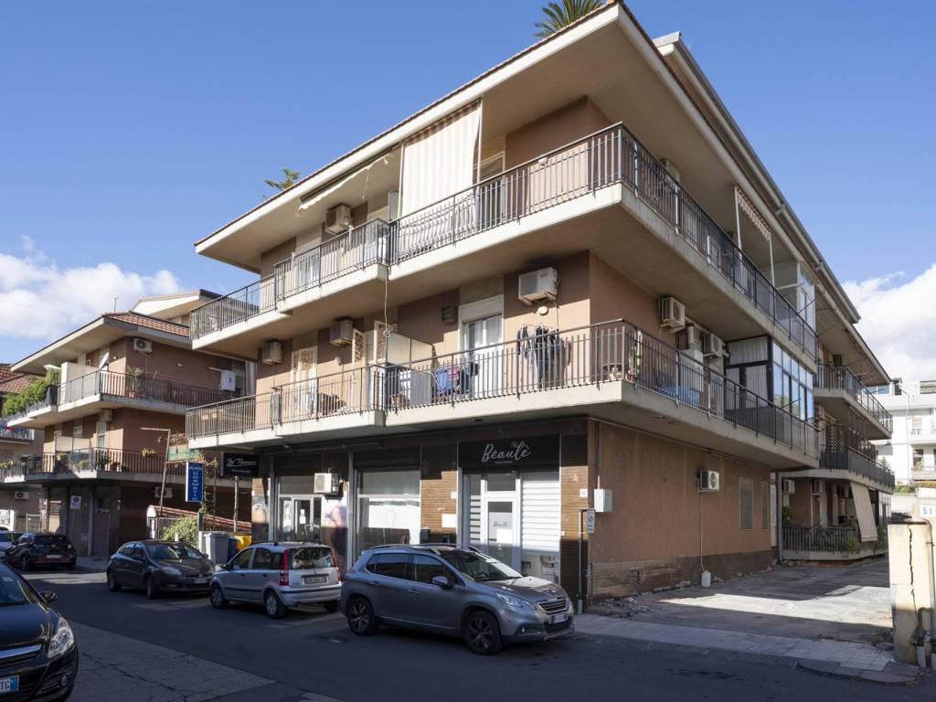 appartamento in vendita a Sant'Agata li Battiati