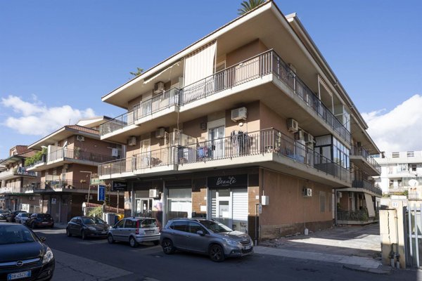 appartamento in vendita a Sant'Agata li Battiati