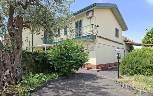 casa indipendente in vendita a Sant'Agata li Battiati