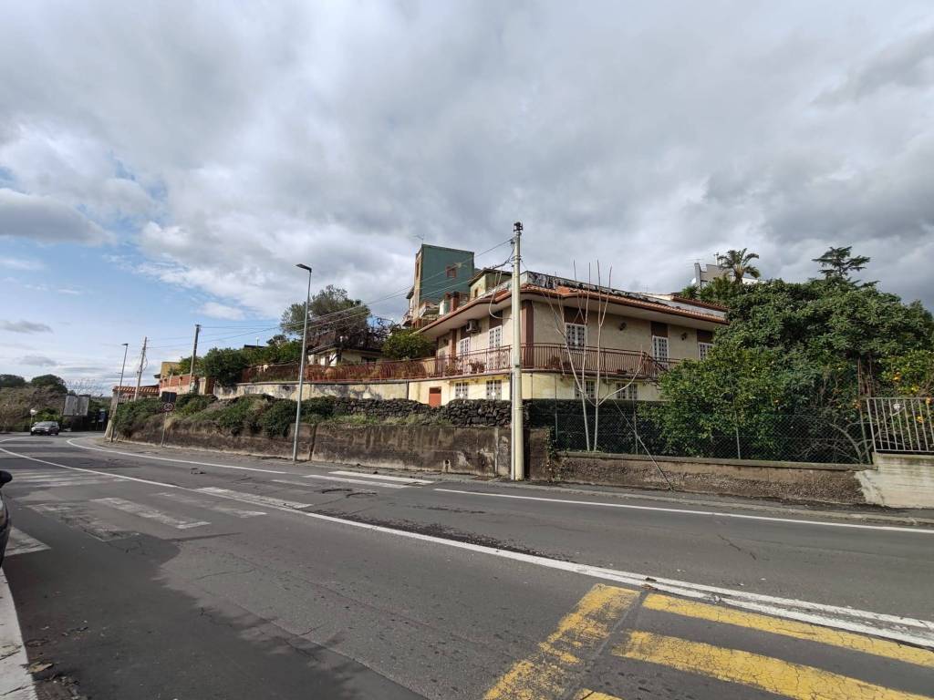 casa indipendente in vendita a Sant'Agata li Battiati