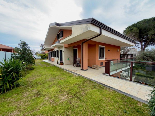 casa indipendente in vendita a Sant'Agata li Battiati