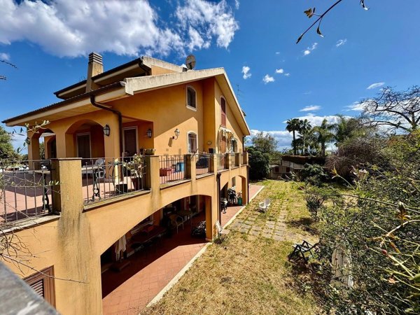 casa indipendente in vendita a Sant'Agata li Battiati