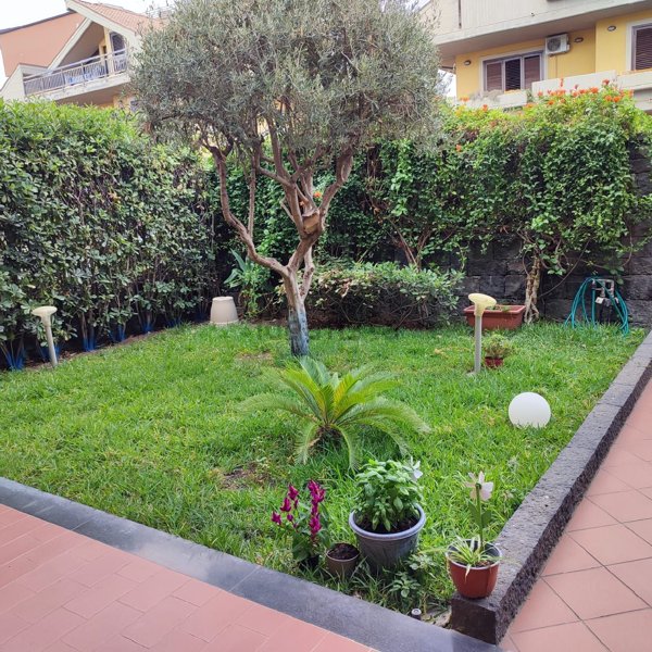 casa indipendente in vendita a Sant'Agata li Battiati