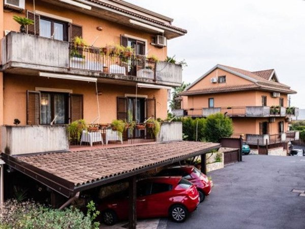 casa indipendente in vendita a Sant'Agata li Battiati