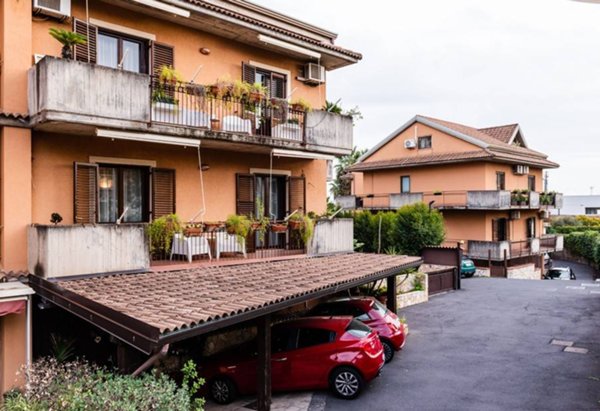 casa indipendente in vendita a Sant'Agata li Battiati