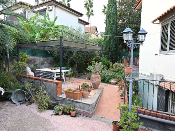 casa indipendente in vendita a Sant'Agata li Battiati