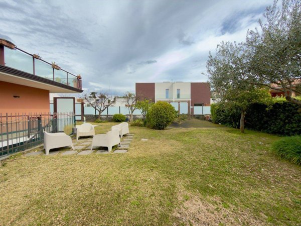 casa indipendente in vendita a Sant'Agata li Battiati