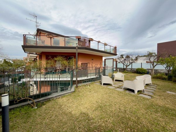 casa indipendente in vendita a Sant'Agata li Battiati