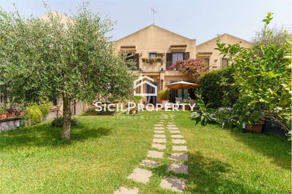 casa indipendente in vendita a Sant'Agata li Battiati