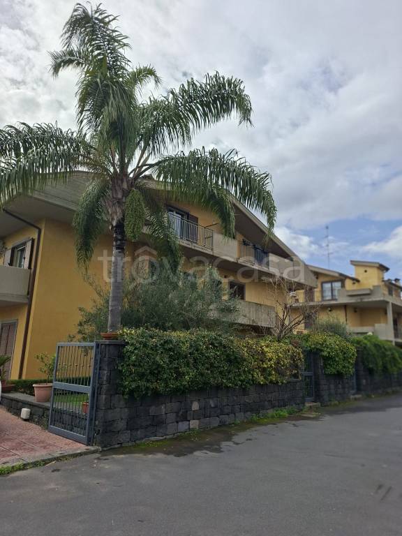 appartamento in vendita a Sant'Agata li Battiati