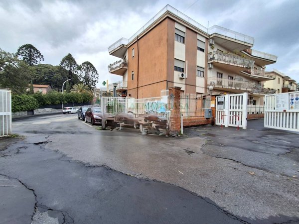 box auto in vendita a Sant'Agata li Battiati