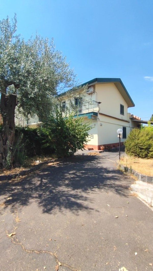 casa indipendente in vendita a Sant'Agata li Battiati