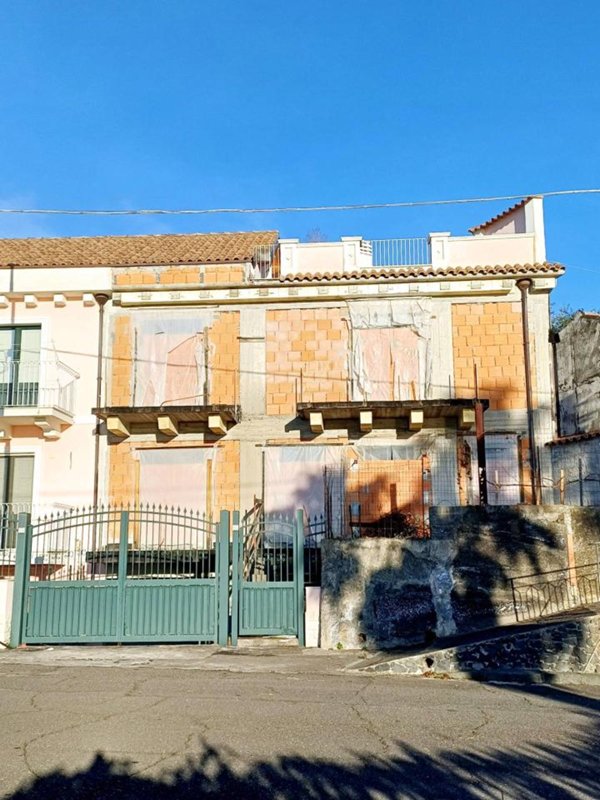 casa indipendente in vendita a Sant'Alfio