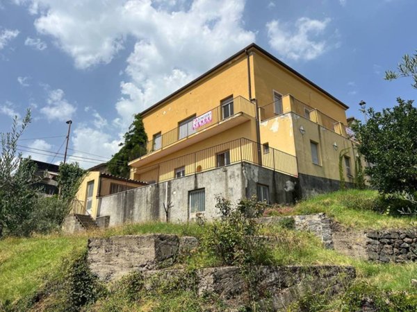 casa indipendente in vendita a Sant'Alfio