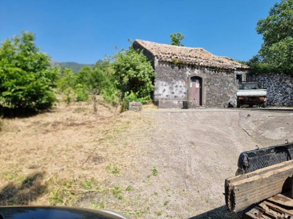 casa indipendente in vendita a Sant'Alfio