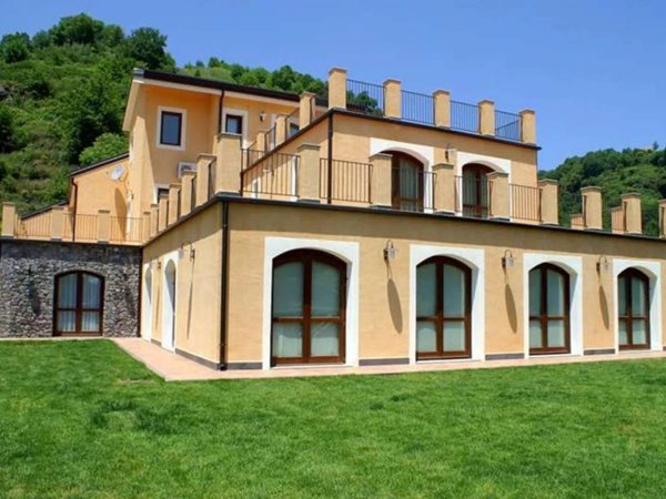 casa indipendente in vendita a Sant'Alfio
