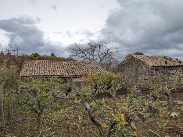 casa indipendente in vendita a Sant'Alfio
