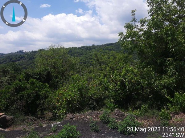 locale di sgombero in vendita a Sant'Alfio