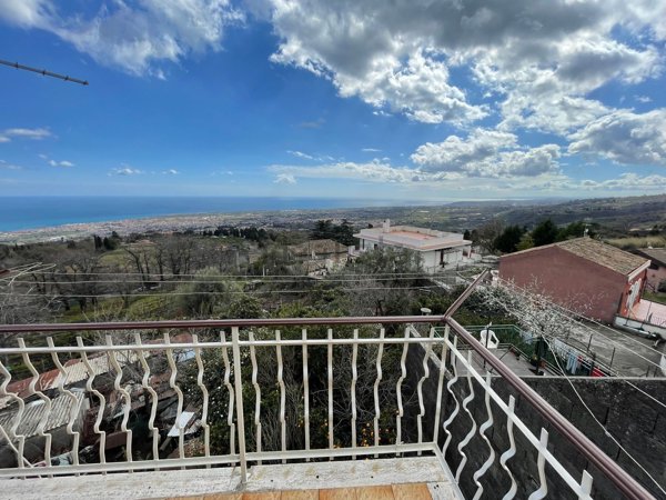 casa semindipendente in vendita a Sant'Alfio