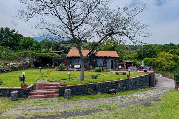 casa indipendente in vendita a Sant'Alfio