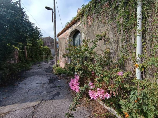 casa indipendente in vendita a Sant'Alfio