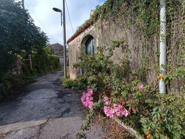 casa indipendente in vendita a Sant'Alfio