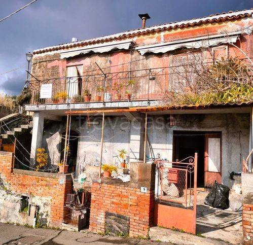 casa indipendente in vendita a Sant'Alfio