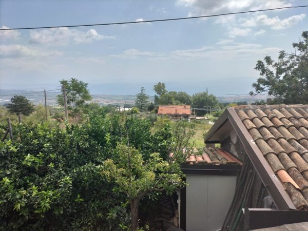 casa indipendente in vendita a Sant'Alfio