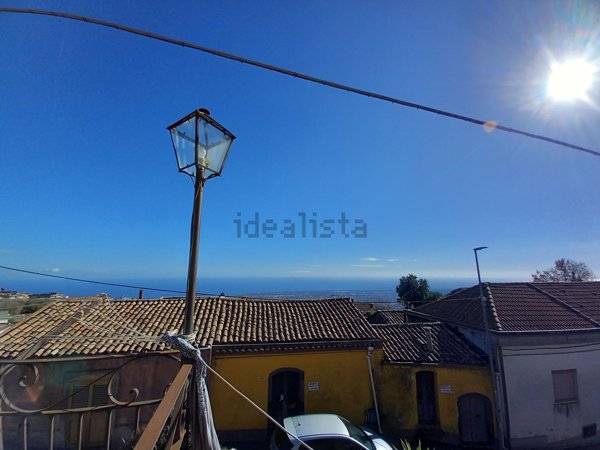 esavano in vendita a Sant'Alfio