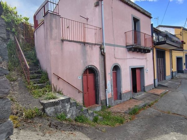casa indipendente in vendita a Sant'Alfio