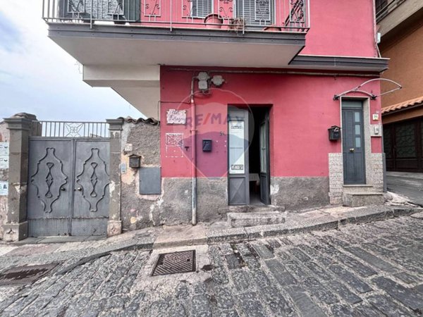 casa indipendente in vendita a Santa Maria di Licodia