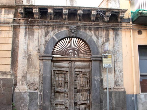 intera palazzina in vendita a Santa Maria di Licodia