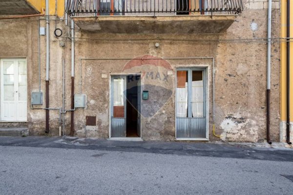 casa indipendente in vendita a Santa Maria di Licodia