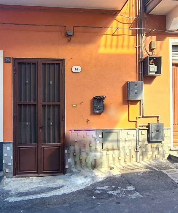 casa indipendente in vendita a Santa Maria di Licodia