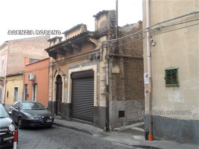 casa semindipendente in vendita a Santa Maria di Licodia