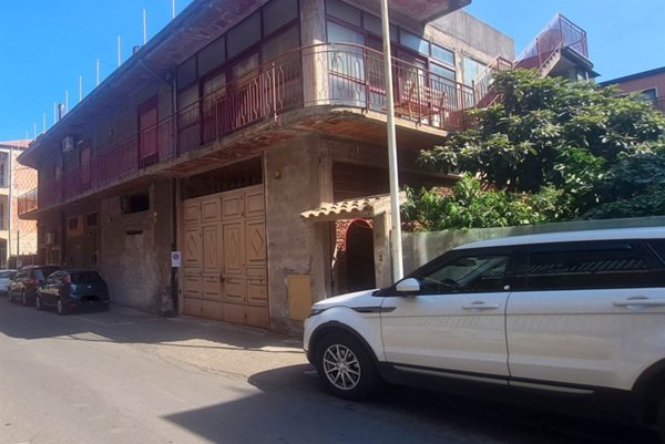 casa indipendente in vendita a Santa Maria di Licodia