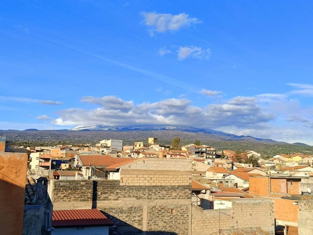 casa indipendente in vendita a Santa Maria di Licodia