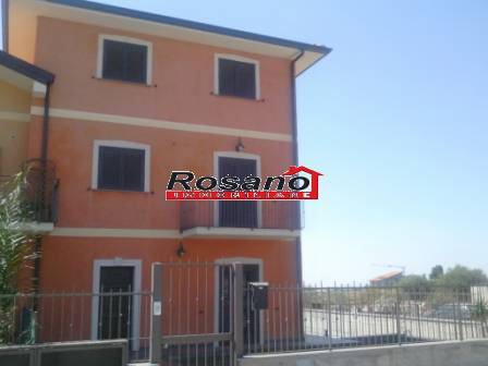 casa indipendente in vendita a Santa Maria di Licodia