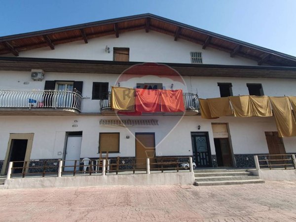 intera palazzina in vendita a Santa Maria di Licodia