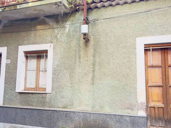 casa indipendente in vendita a Santa Maria di Licodia