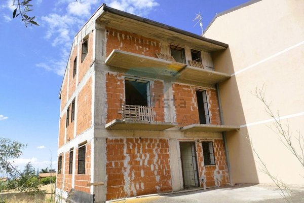 casa indipendente in vendita a Santa Maria di Licodia